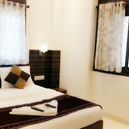 Hotel Golden City Мумбаи Экстерьер фото